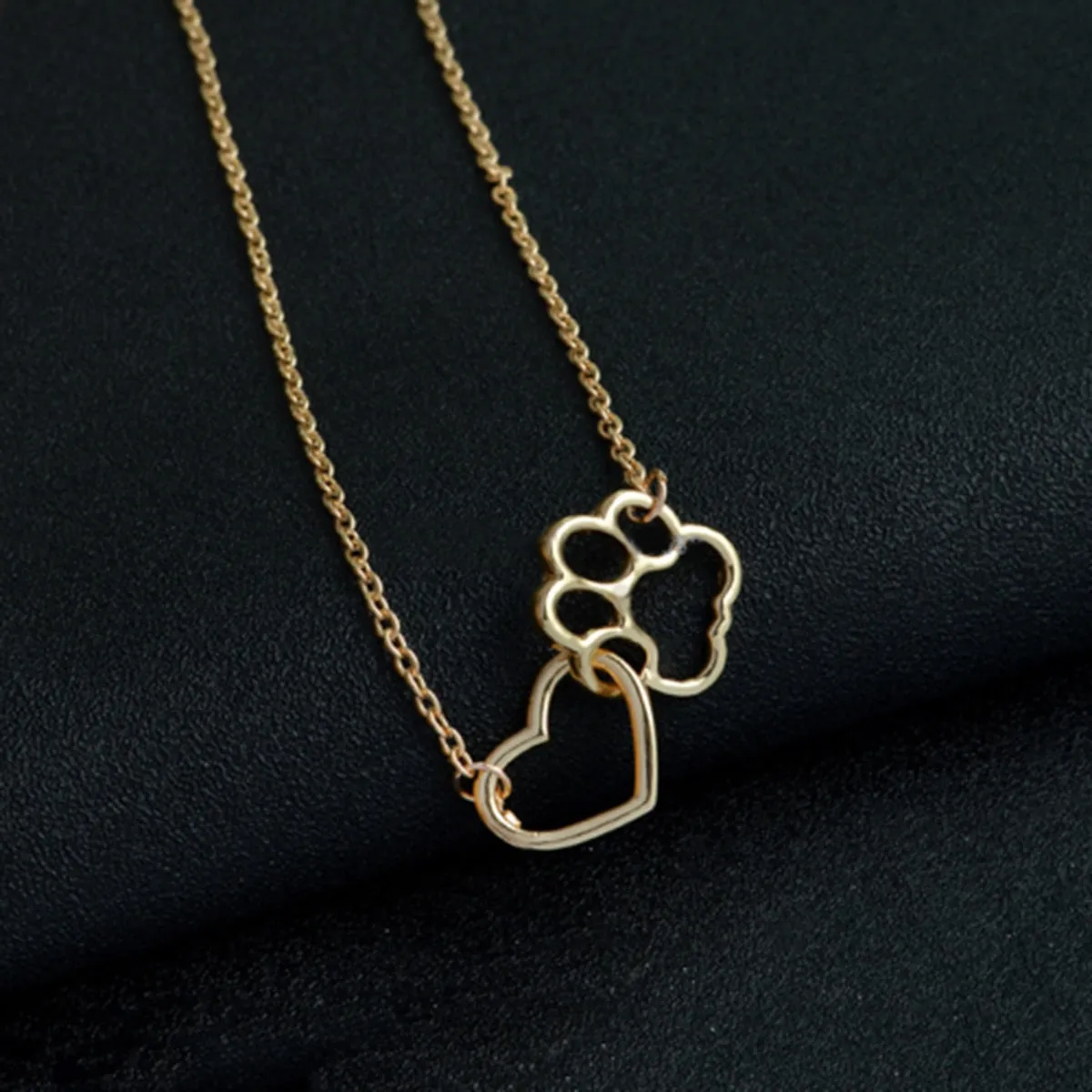 Hollow Pet Paw Footprint Necklaces Shellhard Cute Animal Dog Cat Love Heart Pendant Necklace For Women Girls Jewelry