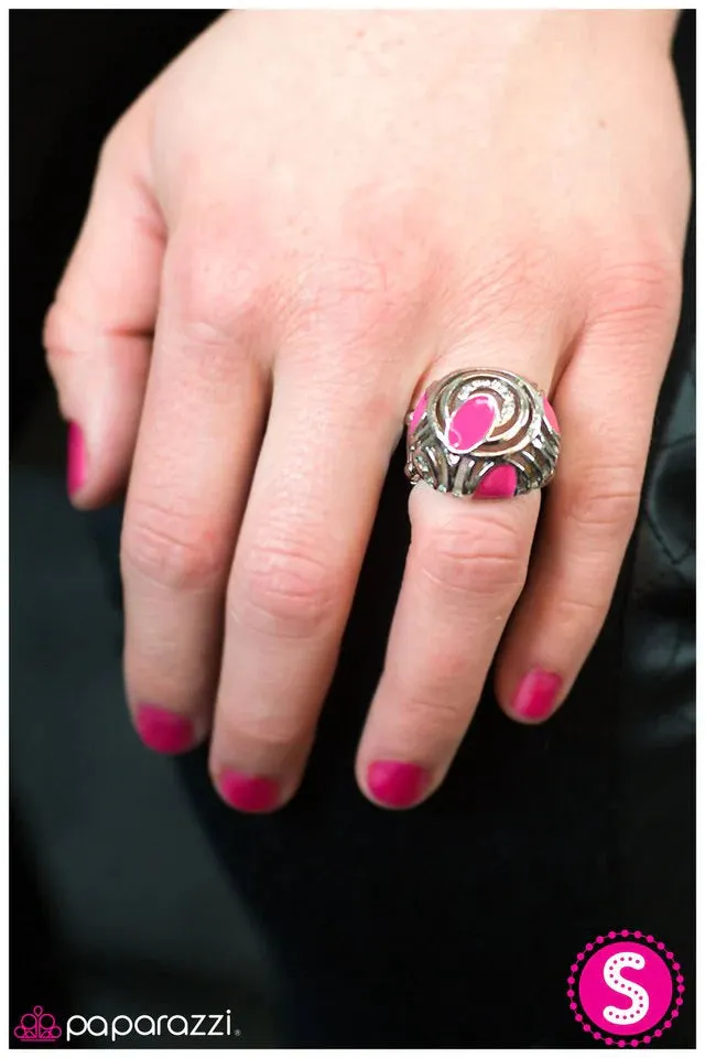 Paparazzi Ring ~ Super Nova - Pink